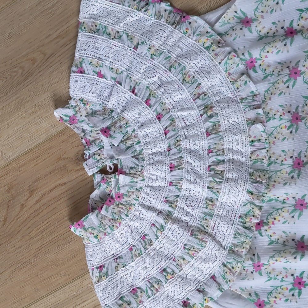 Ann Taylor floral summer top - Picture 2 of 4